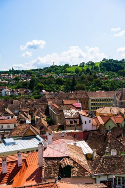 Transilvanya 'nın eski Sighisoara kasabasının panoramik manzarası