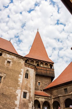 Hunyad Şatosu - Hunedoara, Romanya 'daki Corvin Kalesi, 2020. Dış mimari detay.