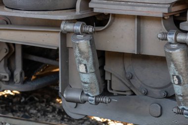 Bükreş, Romanya, 2023 'teki tren süspansiyon ve tekerleklerinin ayrıntıları