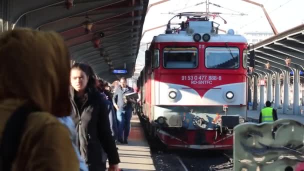 Osoby Wsiadające Wysiadające Pociągu Dworzec Północny Bukareszt Gara Nord Bukareszcie — Wideo stockowe