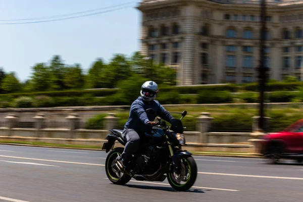 Biker Motorcycle Traffic Rush Hour Downtown Area City Bucharest Romania — Fotografia de Stock