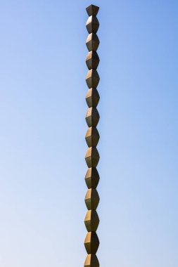 Sonsuz Sütun (Sonsuz Sütun veya Coloana Infinitului) Romanya 'nın Targu Jiu kentinde Konstantin Brancusi tarafından yapıldı. Unesco Dünya Mirası 'nın önemli bir parçası.