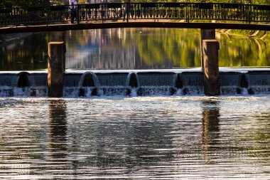 Bükreş'teki Dambovita Nehri üzerindeki köprü, Romanya