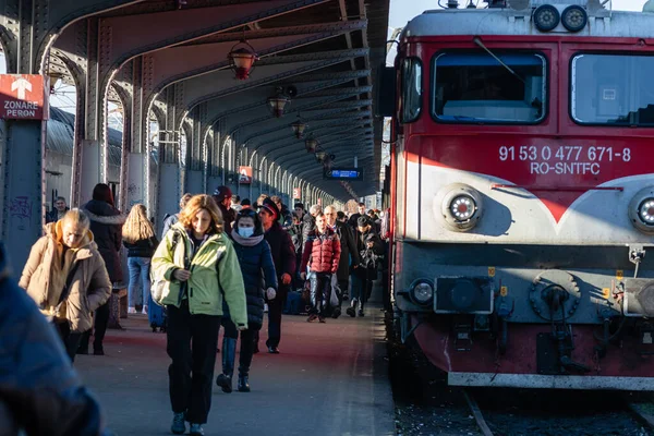 Pessoas Que Entram Saem Trem Estação Ferroviária Norte Bucareste Gara — Fotografia de Stock