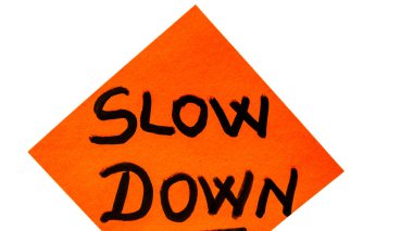 El yazısını yavaşlat, kopyalama alanı olan sarı kağıda izole edilmiş şekilde kapat..