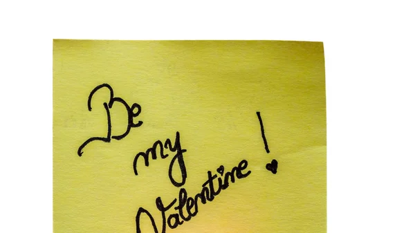 コピースペースと黄色の紙の上に隔離された私のバレンタイン手書きのテキストを閉じます — ストック写真
