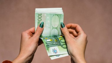 EURO para birimi. Avrupa enflasyonu, EUR parası. Avrupa Birliği para birimi