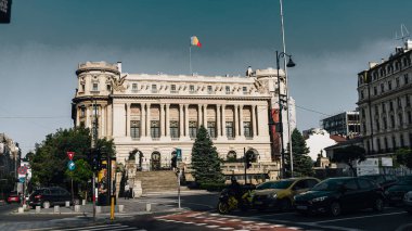 Romanya 'nın Bükreş kentinde yoğun trafik yoğunluğu