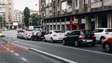 Romanya 'nın Bükreş kentinde yoğun trafik yoğunluğu