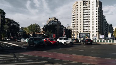 Tampon Tamponu - Romanya 'nın Bükreş kentinde yoğun trafik yoğunluğu, 2023