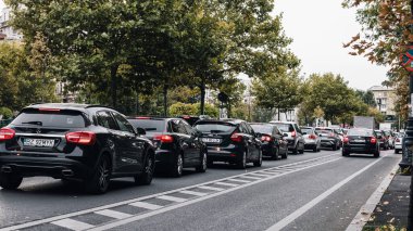 Tampon Tamponu - Romanya 'nın Bükreş kentinde yoğun trafik yoğunluğu, 2023