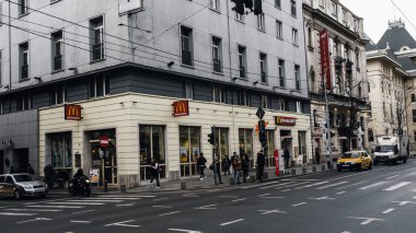 Tampon Tamponu - Romanya 'nın Bükreş kentinde yoğun trafik yoğunluğu, 2023