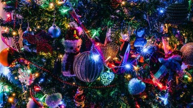 Noel süsleri. Renkli Noel ışıkları arka planı