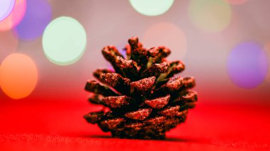 Noel süsleri. Renkli Noel ışıkları arka planı