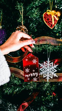 Noel süsleri. Renkli Noel ışıkları arka planı