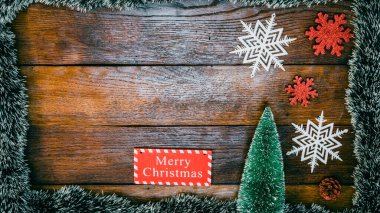 Noel süsleri. Renkli Noel ışıkları arka planı