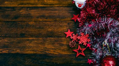 Noel süsleri. Renkli Noel ışıkları arka planı