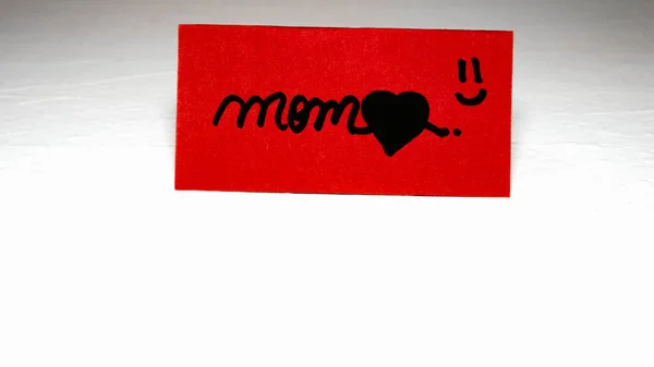 Mamá Escribiendo Texto Amor Para Mamá Papel Etiqueta Con Mensaje — Foto de Stock