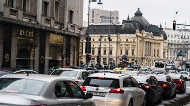 Tampon Tamponu - Romanya 'nın Bükreş kentinde yoğun trafik yoğunluğu, 2023