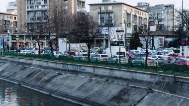 Tampon Tamponu - Romanya 'nın Bükreş kentinde yoğun trafik yoğunluğu, 2023