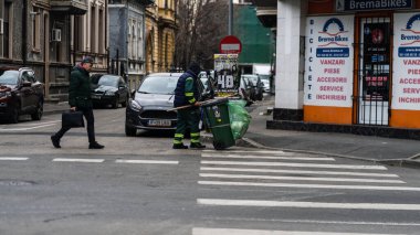 Tampon Tamponu - Romanya 'nın Bükreş kentinde yoğun trafik yoğunluğu, 2023