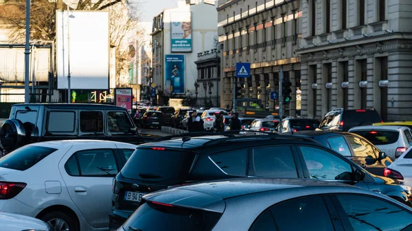 Tampon Tamponu - Romanya 'nın Bükreş kentinde yoğun trafik yoğunluğu, 2023