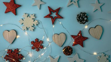 Noel süsleri. Renkli Noel ışıkları arka planı