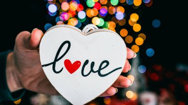 Noel süsleri. Renkli Noel ışıkları arka planı