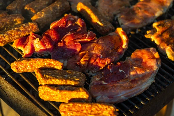 Faire Griller Les Côtelettes Porc Sur Barbecue Barbecue Dans Jardin — Photo