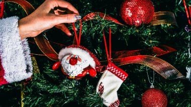 Noel süsleri. Renkli Noel ışıkları arka planı