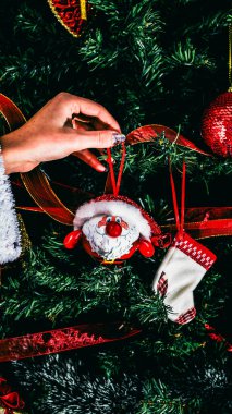 Noel süsleri. Renkli Noel ışıkları arka planı