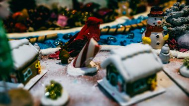 Noel süsleri. Renkli Noel ışıkları arka planı