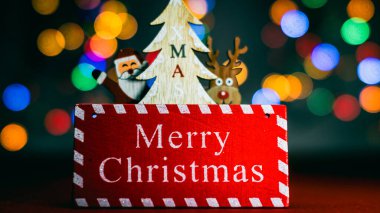 Noel süsleri. Renkli Noel ışıkları arka planı