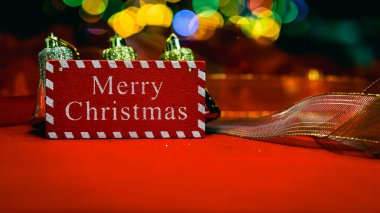 Noel süsleri. Renkli Noel ışıkları arka planı