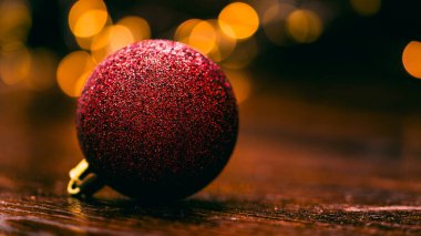 Noel süsleri. Renkli Noel ışıkları arka planı