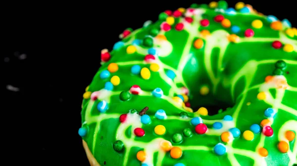 Зелений Глазурований Пончик Зморшками Ізольований Крупним Планом Барвистий Пончик — стокове фото