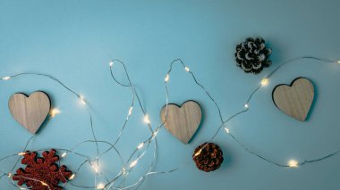 Noel süsleri. Renkli Noel ışıkları arka planı