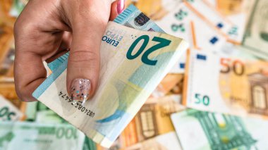 EURO para birimi. Avrupa enflasyonu, EUR parası. Avrupa Birliği para birimi