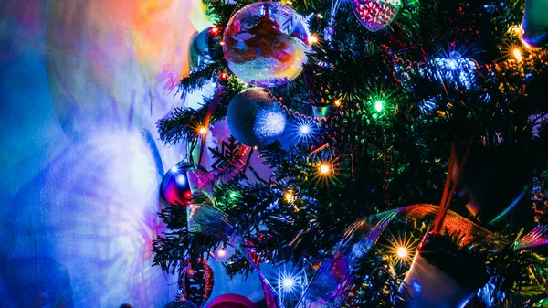 Χριστουγεννιάτικα Στολίδια Πολύχρωμα Φώτα Χριστουγέννων Φόντο — Φωτογραφία Αρχείου
