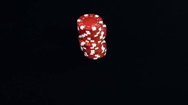 Yüksek bahisli kumarhane oyunları için bir yığın poker fişi.