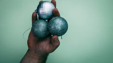 Noel süsleri. Renkli Noel ışıkları arka planı