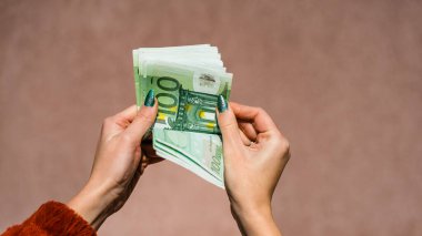 EURO para birimi. Avrupa enflasyonu, EUR parası. Avrupa Birliği para birimi