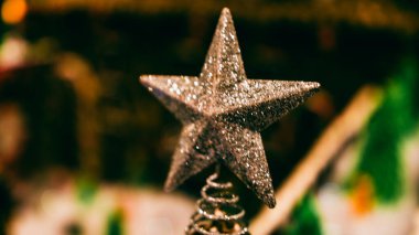 Noel süsleri. Renkli Noel ışıkları arka planı