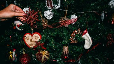 Noel süsleri. Renkli Noel ışıkları arka planı