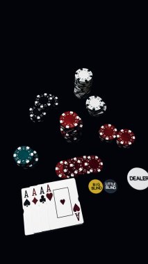 Yüksek bahisli kumarhane oyunları için bir yığın poker fişi.