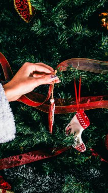 Noel süsleri. Renkli Noel ışıkları arka planı