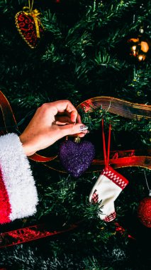 Noel süsleri. Renkli Noel ışıkları arka planı