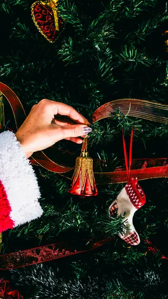 Noel süsleri. Renkli Noel ışıkları arka planı