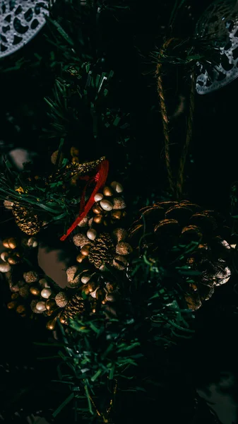 Noel süsleri. Renkli Noel ışıkları arka planı