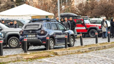 Bükreş 'te yoğun saatlerde Romen Polis Arabası trafikte